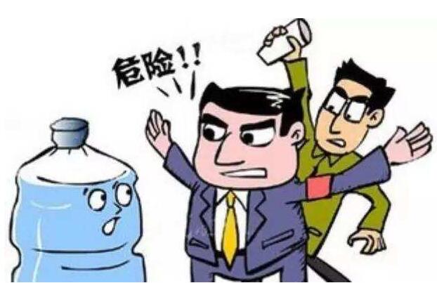 自来水不安全桶装水不靠谱 净水器是个不错的选择